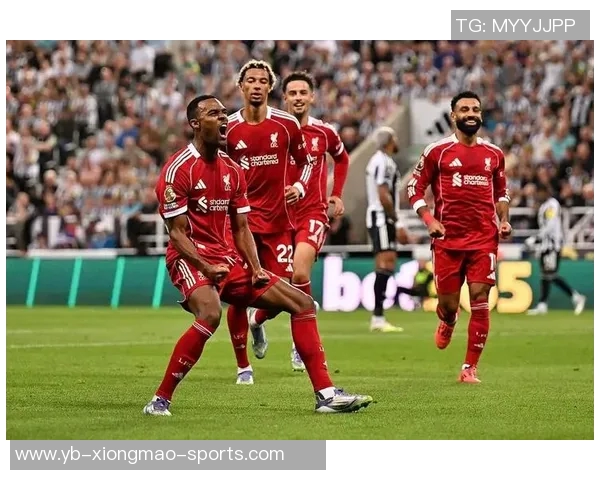 利物浦新海报亮相对阵利兹联维尔茨阿利松伊萨克齐聚一堂